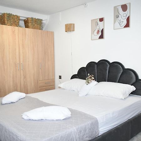 Ni & Νa Apartment Alexandroupoli Eksteriør billede